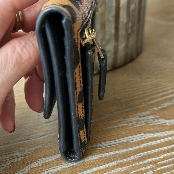 EUC Coach lessors crossbody bag with wallet. - Picture 12 of 14